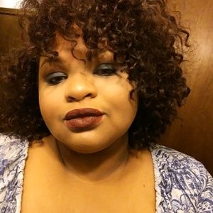 Meet your Posher, Elly